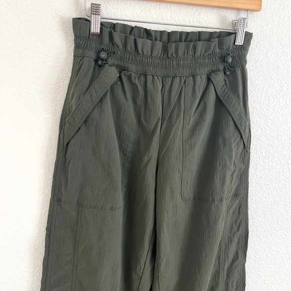 ATHLETA trekkie pants olive green athleisure joggers / size 2 - Picture 3 of 9